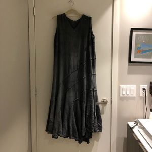 Grey sleeveless maxi dress